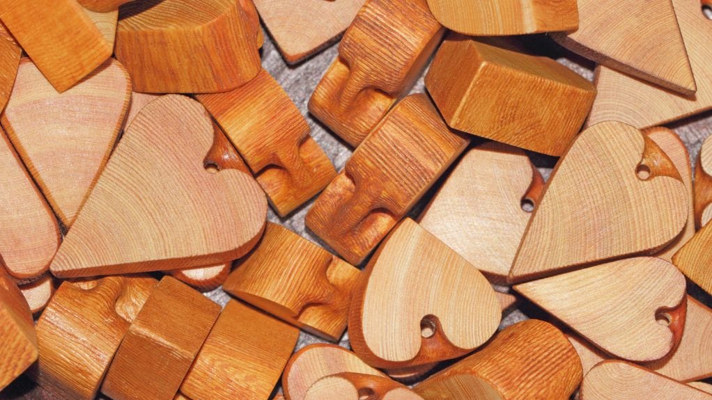 Comment couper des formes en bois : outils indispensables