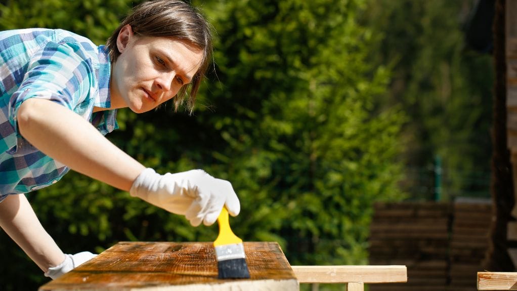 Les différents traitements du bois : protection et durabilité