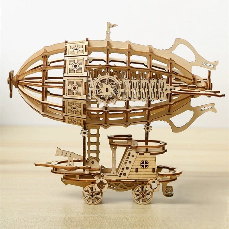 Puzzle 3D dirigeable en bois à assembler. Modèle réduit détaillé d'un dirigeable steampunk.