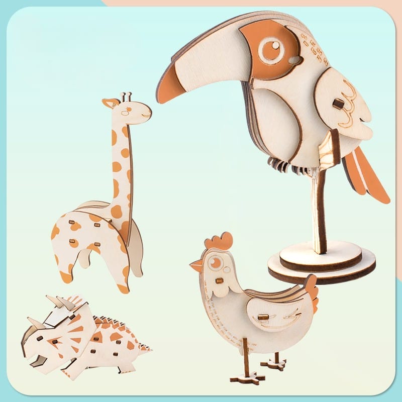 Puzzle 3D en bois animaux : girafe, toucan, poulet et tricératops assemblés.