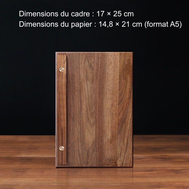 Support menu bois vertical en noyer massif. Dimensions: 17x25 cm. Porte menu professionnel.